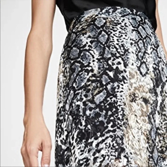 Alice + Olivia Athena snake print midi skirt - Picture 2 of 9